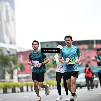 Runner Photo 8946275