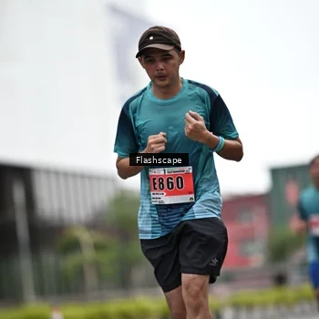 Runner Photo 8948970