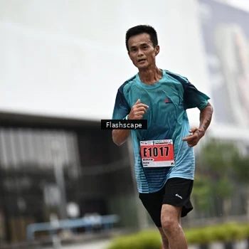 Runner Photo 8949116