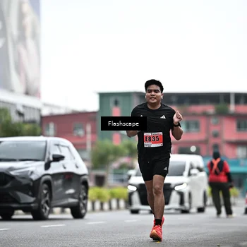 Runner Photo 8950006