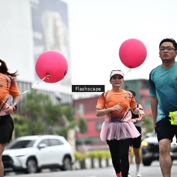 Runner Photo 8950429