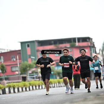 Runner Photo 8951212