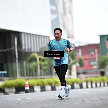 Runner Photo 8952519