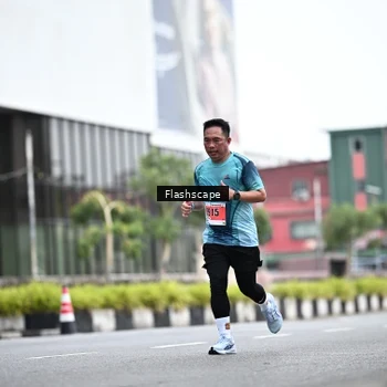 Runner Photo 8952543