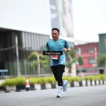 Runner Photo 8952547
