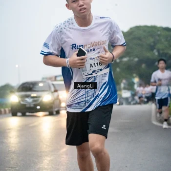Runner Photo 8963053
