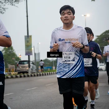 Runner Photo 8963190