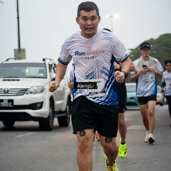 Runner Photo 8963301