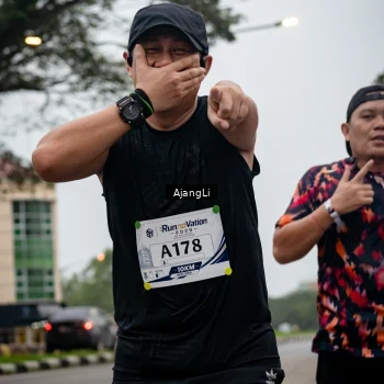 Runner Photo 8963464