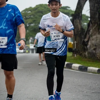 Runner Photo 8973528