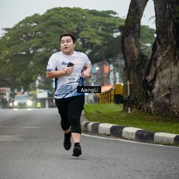 Runner Photo 8973558