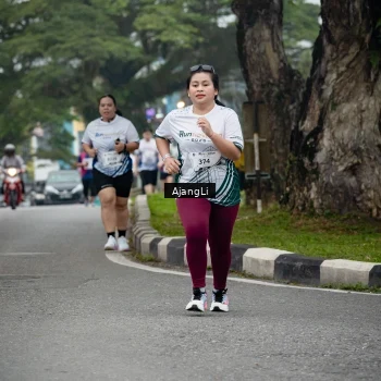 Runner Photo 8973676