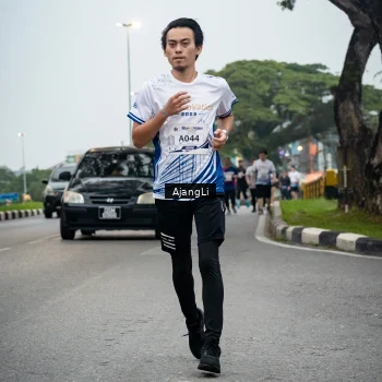 Runner Photo 8973717