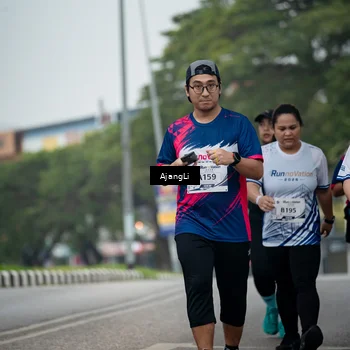 Runner Photo 8973733