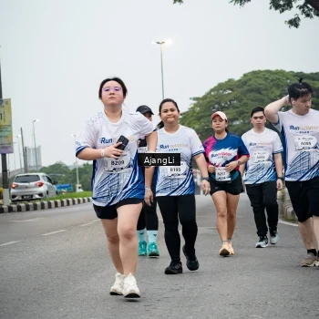 Runner Photo 8973756