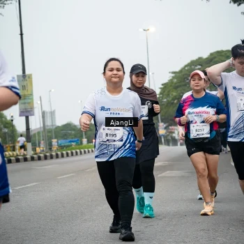 Runner Photo 8973764