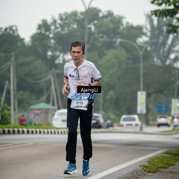 Runner Photo 8973846