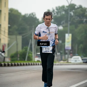 Runner Photo 8973852