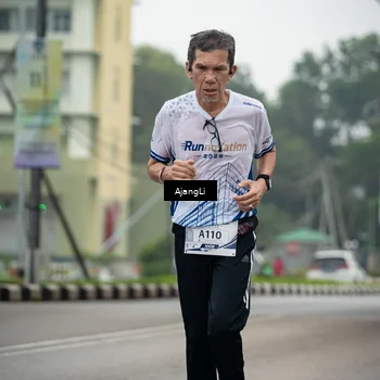 Runner Photo 8973854
