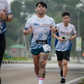 Runner Photo 8973893