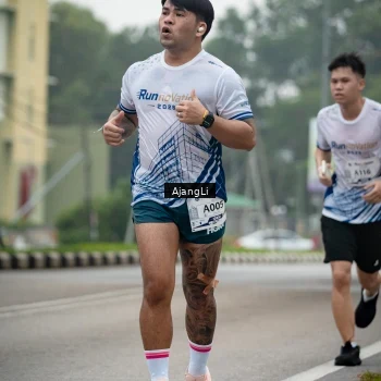 Runner Photo 8973896