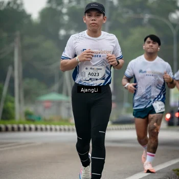 Runner Photo 8973897