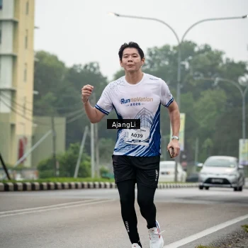 Runner Photo 8973912