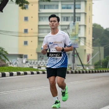 Runner Photo 8973937