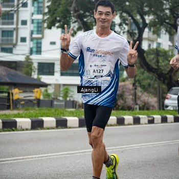 Runner Photo 8973974