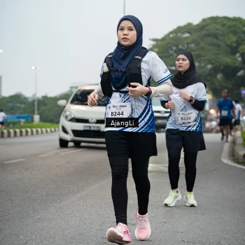 Runner Photo 8973975