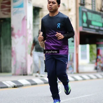 Runner Photo 8974842