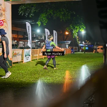Runner Photo 8975009