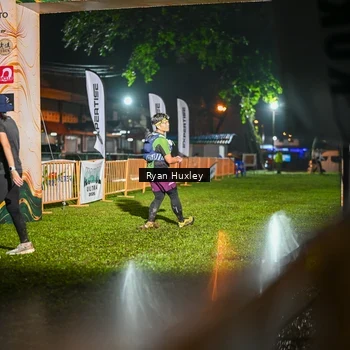 Runner Photo 8975010