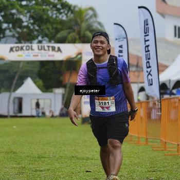 Runner Photo 8975277
