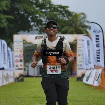 Runner Photo 8975350