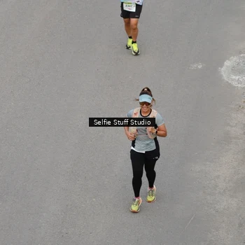Runner Photo 8975455
