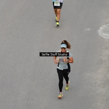 Runner Photo 8975458