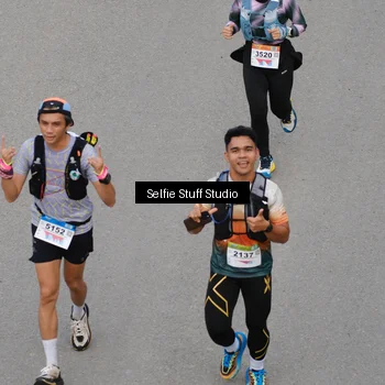 Runner Photo 8975472