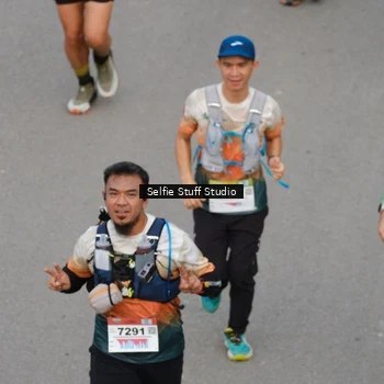 Runner Photo 8975846