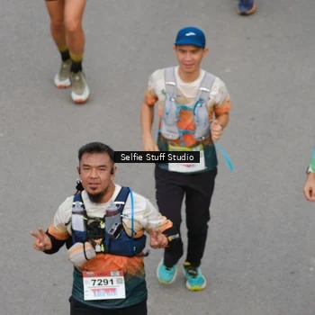 Runner Photo 8975847