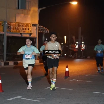 Runner Photo 8975854