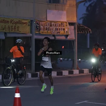 Runner Photo 8975893