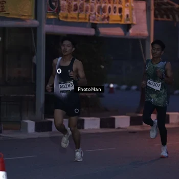 Runner Photo 8975895