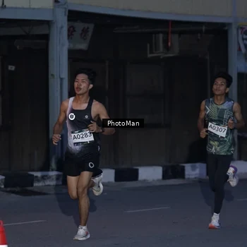 Runner Photo 8975900