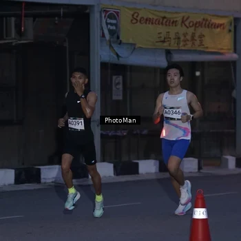 Runner Photo 8975912