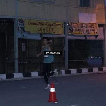 Runner Photo 8975921