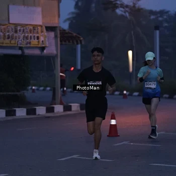 Runner Photo 8975927