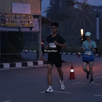 Runner Photo 8975931