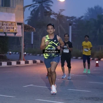 Runner Photo 8975949
