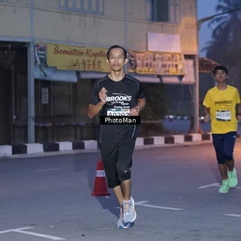 Runner Photo 8975954